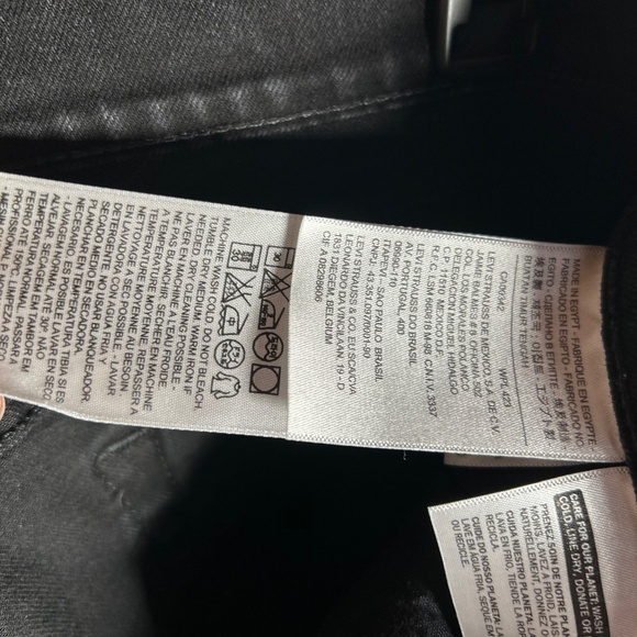 Hand-Painted Levi Jeans - Picture 8 of 8